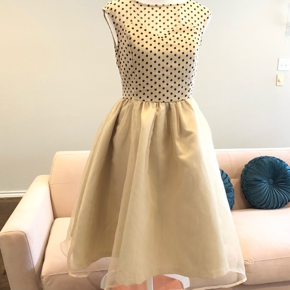 Lindy Bop champagne full dress sweetheart neck Sm
